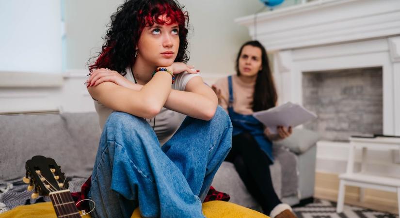 10 apró jel, hogy valaki titokban irigy rád – így veheted észre