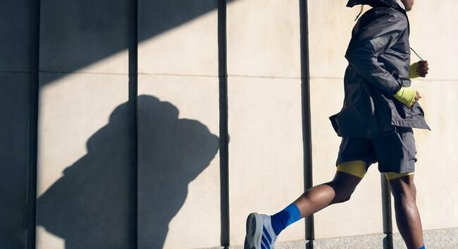 Színek és technológia – Hogyan válasszunk stílusos futócipők közül az egyéniségünkhöz?