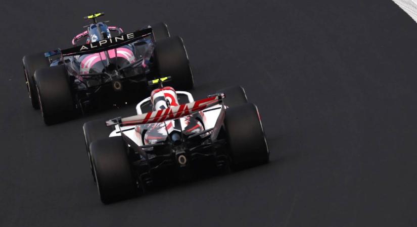 Bekövetkezett a baleset, amitől az F1-esek féltek