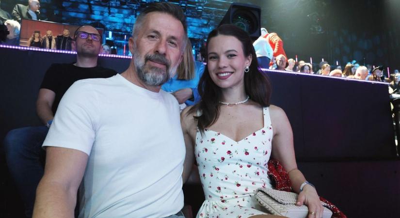 „Szeret és én is szeretem” – Molnár Miléna fülig szerelmes idősebb párjába, megható videót posztolt