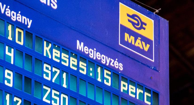 A MÁV-nál elfelejtették előrehajtani az órát, már fizetik a késési biztosításokat is