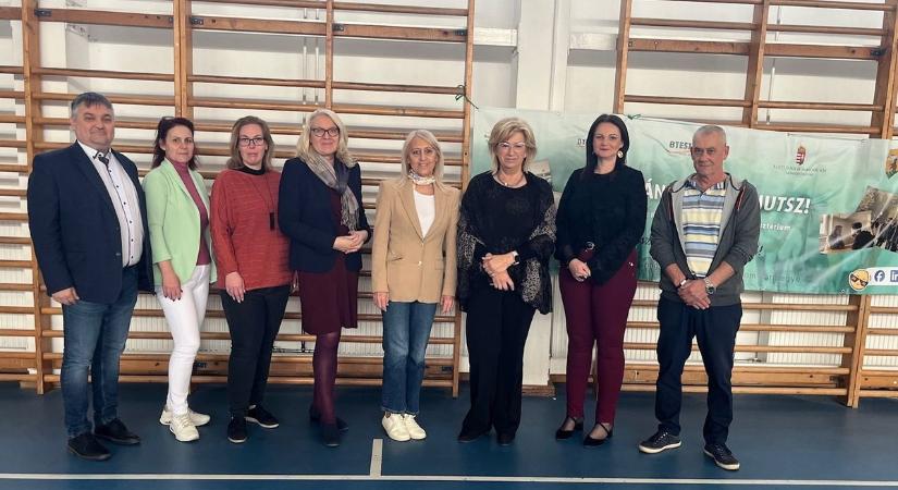 Drogprevenciós roadshow zárult Kisbéren: a diákoknak üzentek a szakemberek