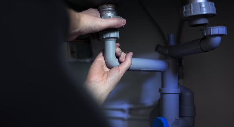 Ismét lecsapott a duguláselhárító maffia, ötmillió forintot csaltak ki egy nőtől