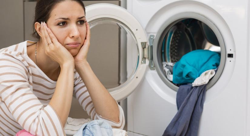 Ott maradt a frissen mosott ruha a mosógépben? Kiderült, mekkora hibát követ el valójában