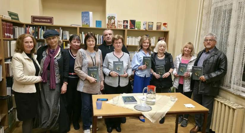 Újra kinyitott a Mitracsek Presszó - Párhuzamos életrajzok a kortárs magyar irodalomban