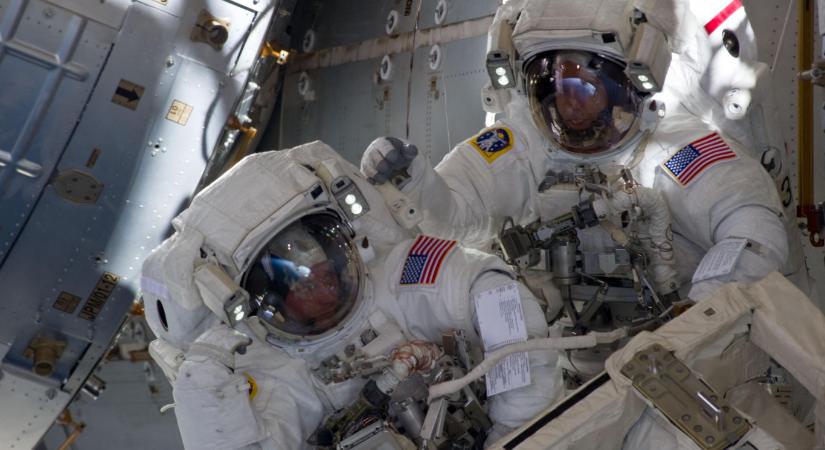 Megnémult az egyik űrhajós a Nemzetközi Űrállomáson, ezért kellett a NASA-nak hirtelen evakuálnia az egész csapatot