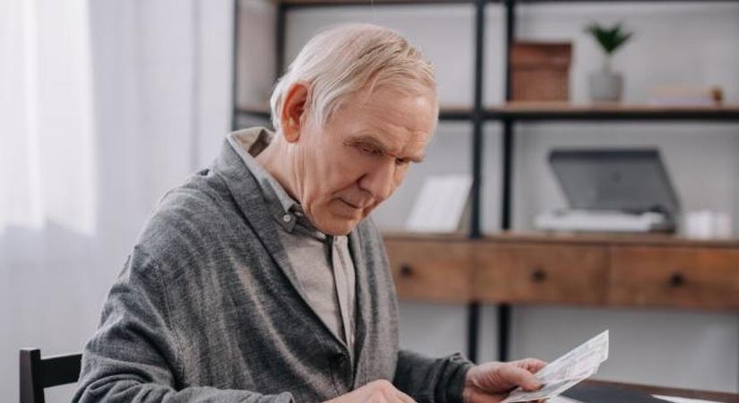 Siessen! Nyugdíjasok is lecsaphatnak ezekre a pénzzel járó támogatásokra