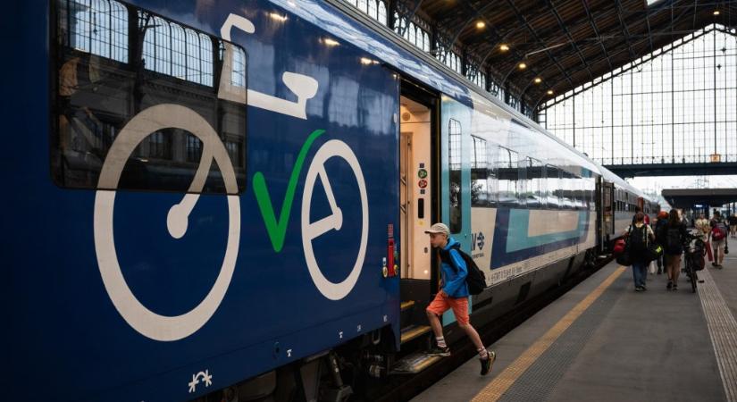 Reagált a MÁV az óraállításos bakira: nem kell visszautalni a tévesen kifizetett késési biztosítást