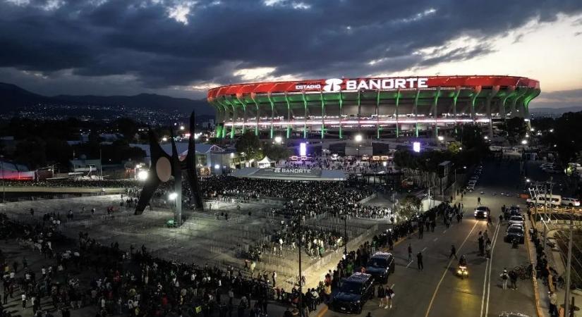 Meghalt egy szurkoló a foci-vb nyitómeccsének helyszínén