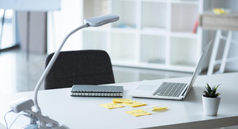 Otthonról dolgozik? Lehet, hogy Önre is vonatkozik egy kötelező vizsgálat