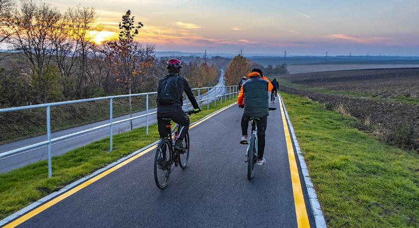 Kerékpárút épül a két település között