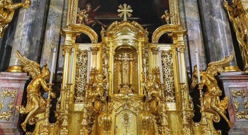A Szent három nap a győri Szent Kamillus templomban