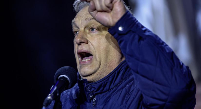 Egy MMA-harcos katonát azonosított Hadházy Ákos Orbán Viktor verőlegényei között