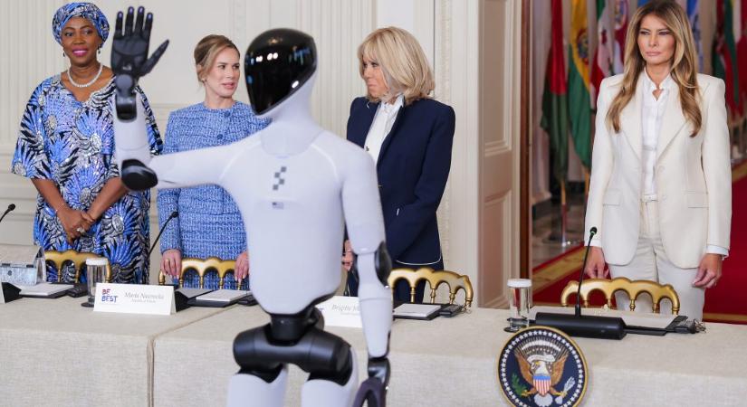 Tengeri villám, tömegima és robotprotokoll a hét képein