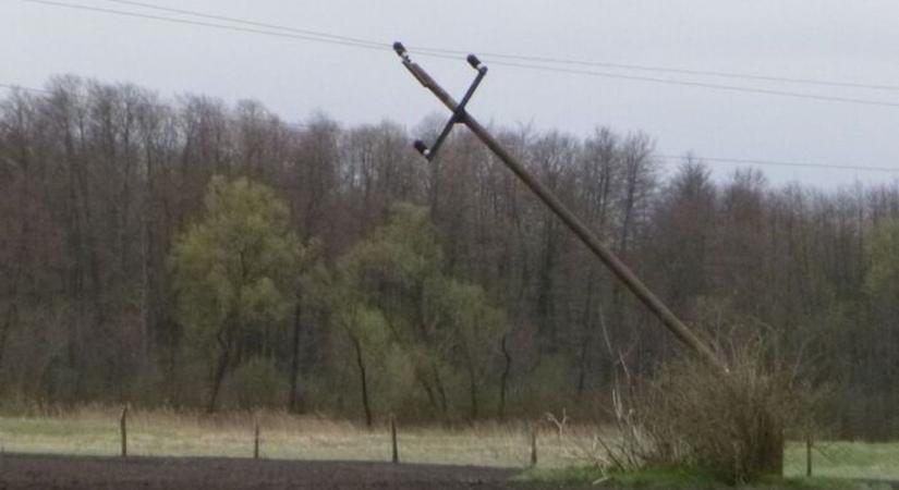 Ismét viharos szél csap le Vas vármegyére - Figyelmeztet a kormányhivatal is