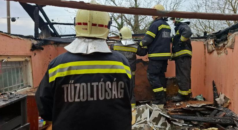 Fotókon a pusztító környei háztűz, ennyi maradt az épületből