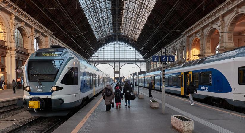 Elfelejtette a MÁV az óraátállítást? Megmagyarázták, mi történt