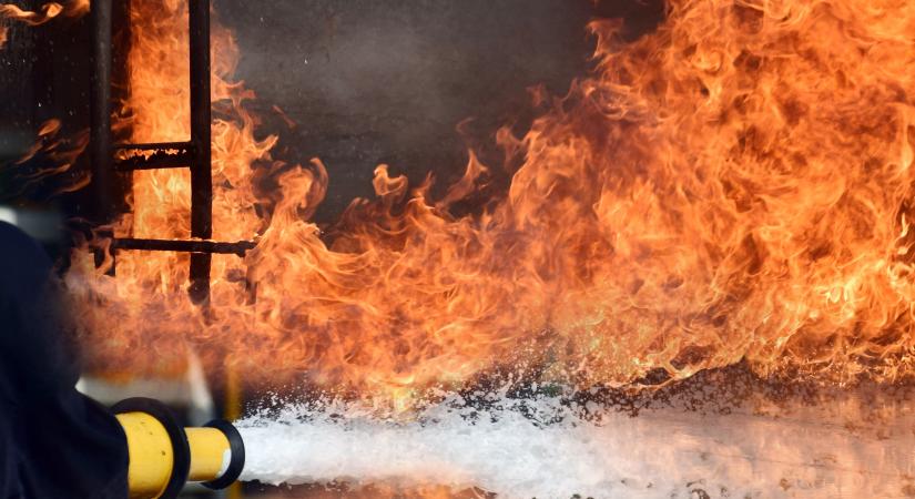 Lángba borult egy zsúfolt diszkó: drámai jelenetek Németországban