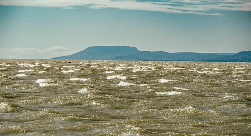 Orkánerejű a szél a Balatonnál