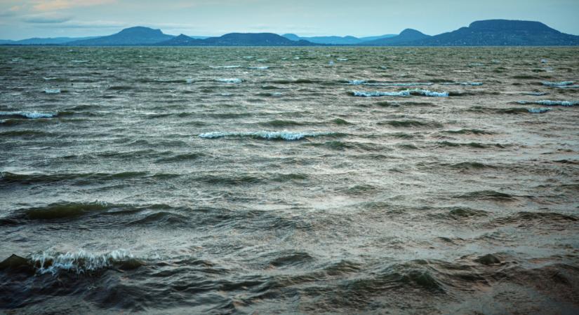 Itt a vészjelzés: döbbenetes erejű orkán csapott le a Balatonnál