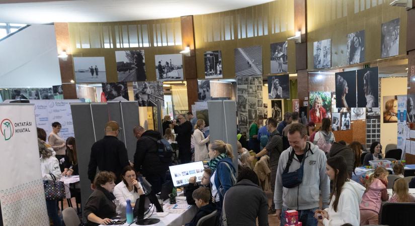 A valóságban is közösségeket kell alkotnunk