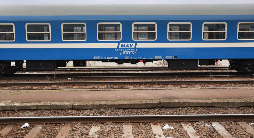 Váratlanul érte a MÁV rendszerét az óraátállítás