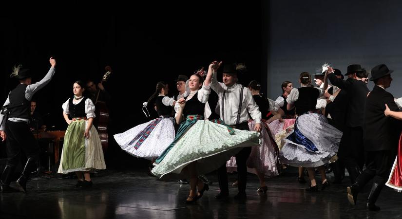 Rákóczi 350: nagyszabású néptáncgálával emlékeztek Kiskunmajsán – fotók