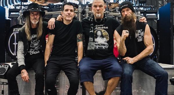 Koncertlemezt kellene készítenie a Pantera jelenlegi felállásának?