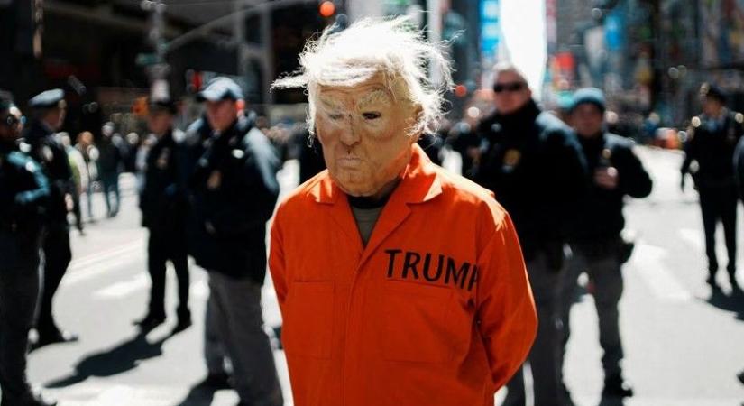 „Trump király” mozgósító ereje vitathatatlan, az egész Egyesült Államokban ellene tüntetnek