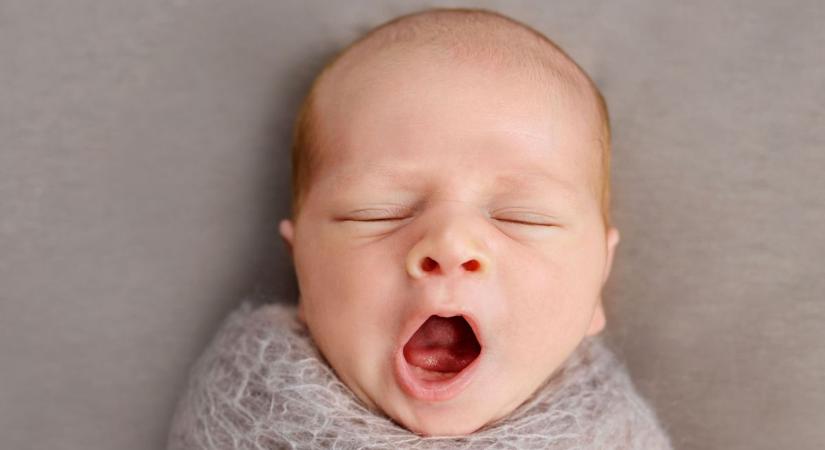 Videón a hihetetlen szülés, fővárosi pályaudvaron hozta világra babáját az anyuka