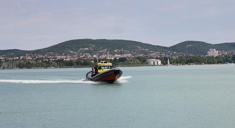 Orkánerejű szél tombol a Balatonnál