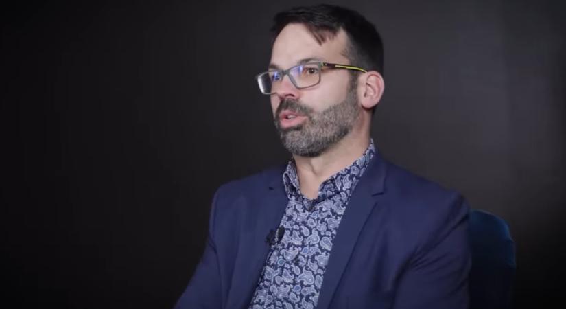 Nyilvánosság elé állt a Századvég-elemző, akinél a AI-s Tisza-program volt az utolsó csepp