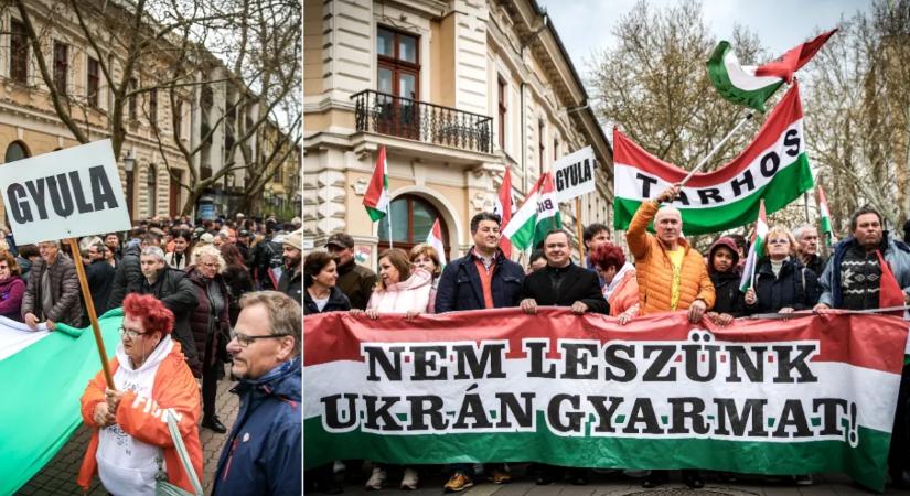 Megállás nélkül gyűlnek az emberek: gigantikus a tömeg Békéscsabán, molinóval a kézben vonulnak az utcákon