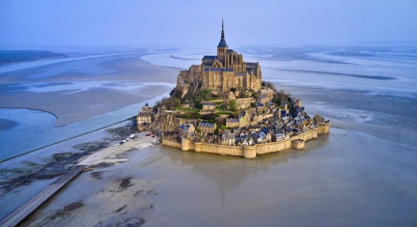 A vízen sétálhatnak a turisták ezen a helyen - De csak ha jókor érkeznek