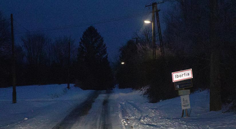 Két év után teljesül Lázár János ígérete: áprilistól a tömegközlekedéssel eddig elérhetetlen négy településre is jár busz