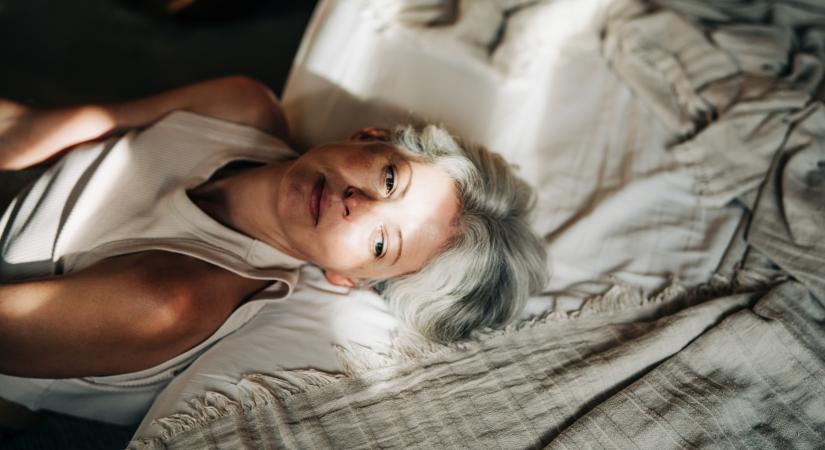 Álmatlansággal és megébredéssel küzdesz? Lehet, hogy ez a hétköznapi tárgy okozza a hálószobádban!