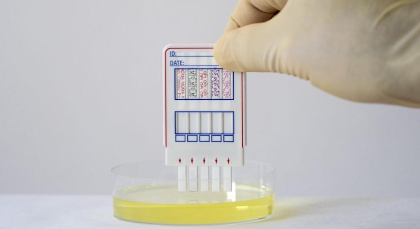 Kötelező drogteszt a politikusoknak? Az addiktológus szerint ez inkább „bohóckodás”