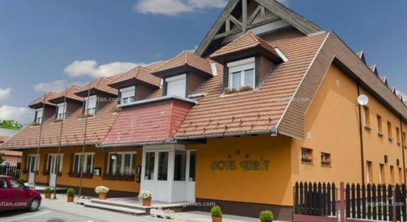 Árulják Komárom ikonikus hotelét, csupán egy lépésre a gyógyfürdőtől fotók