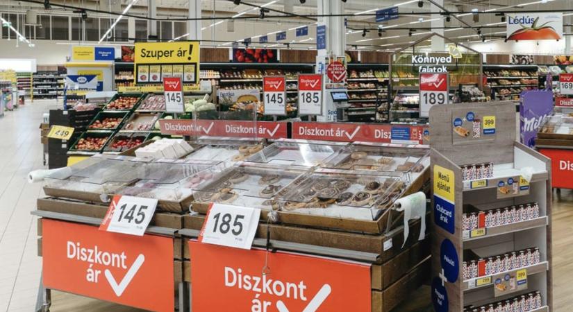 Jelentősen olcsóbb lett a nagybevásárlás: az egy évvel ezelőttinél jóval kedvezőbb áron kapható több mint 900 termék