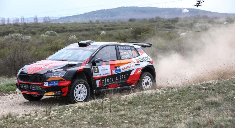 Mintha Kenyában lettünk volna - extrém körülmények, kőkemény csaták, látványos autózás ( videók)