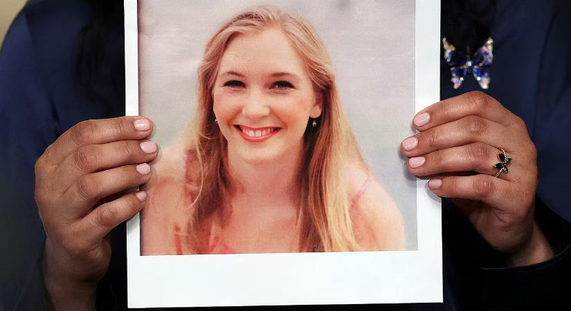 Milliókat kapnak Epstein áldozatai