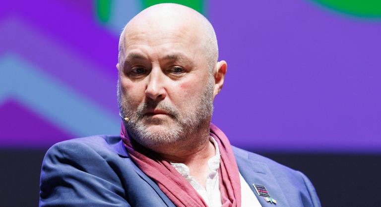 A világhírű író szerint azt sem tudják, hol van Gáza, de már a bombázót küldik