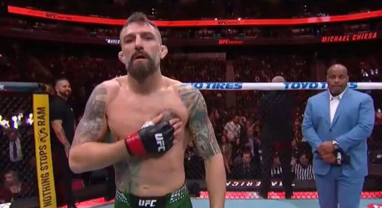 Álomszerű befejezés: Michael Chiesa első menetes submission győzelemmel vonult vissza