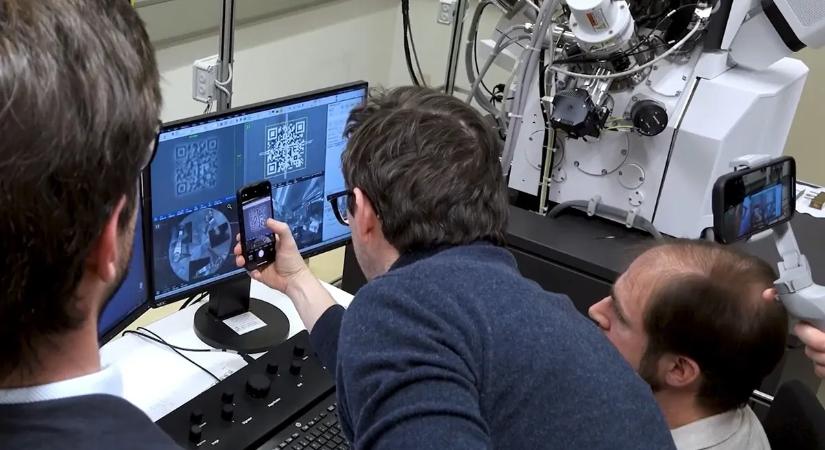 Láthatatlan QR-kód sokkolja a tudósokat – az adattárolás teljesen új szintre lépett