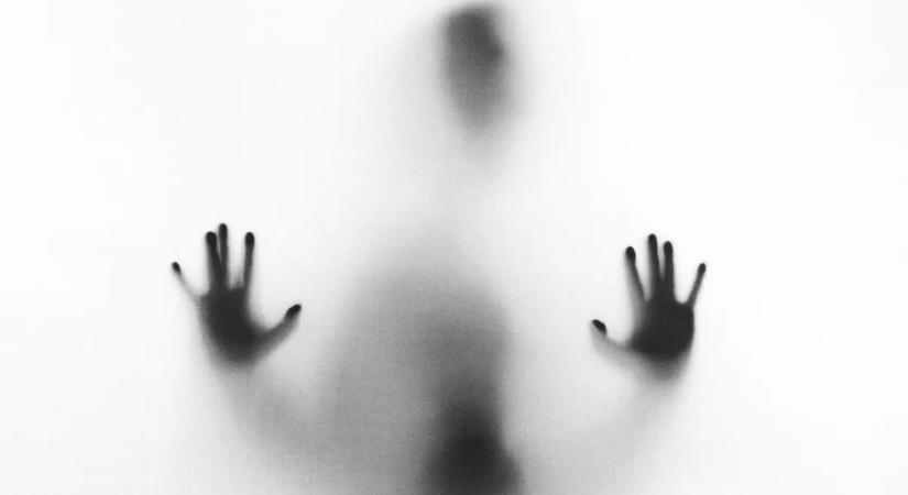 Bizarr szellemek kísértik a kocsmát, ahol egykor ördögűzés zajlott