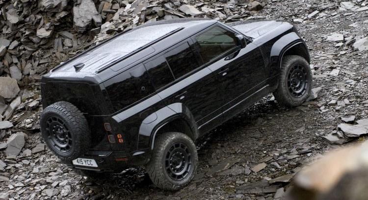 Land Rover Defender OCTA Black – V-nyolcas erő sötét ruhában