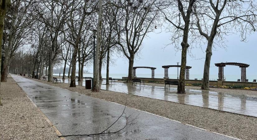 Orkánerejű széllökéseket mértek a Balaton térségében