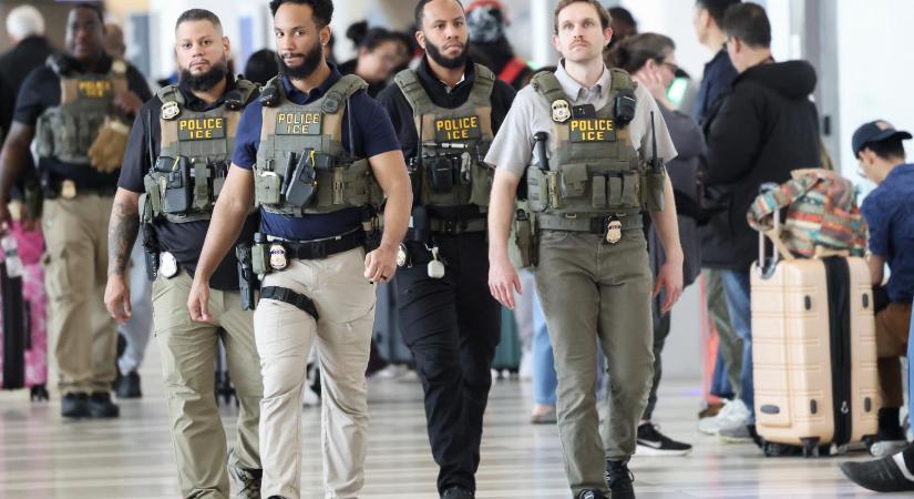 Az amerikaiak fele inkább megszüntetné, de hétfőtől már a repülőtereken is szolgálatot teljesít a rettegett ICE