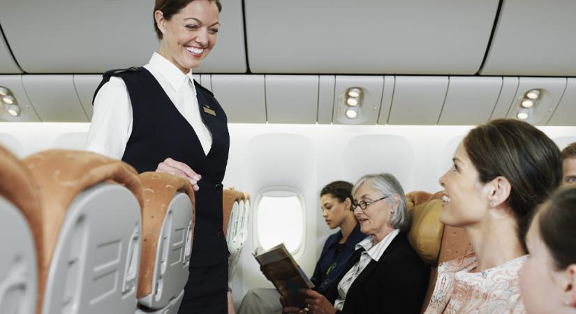 Ha ezt hallod a repülőn, baj van: így üzennek egymásnak titokban a légiutas-kísérők