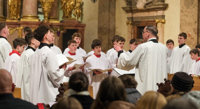 Virágvasárnapi áhítat a Máté Passió hangjaival